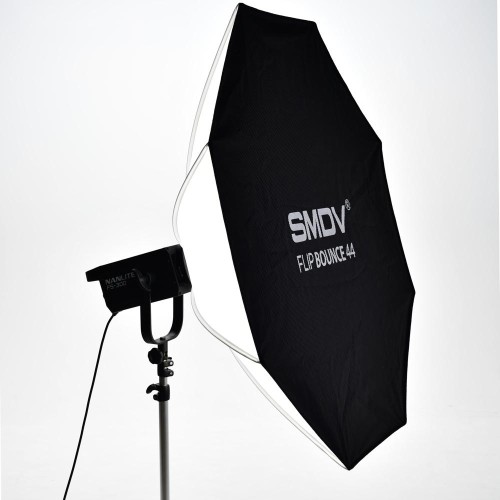 SMDV Speedbox Flip Bounce44 si apre in un click per flash da studio (senza speedring)
