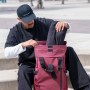 5 - WANDRD PRVKE 21L Rhone Burgundy Photo Bundle V4 Zaino Fotografico con Cube V2 Incluso