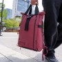 5 - WANDRD PRVKE 31L Rhone Burgundy Photo Bundle V4 Zaino Fotografico con Cube V2 Incluso