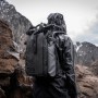 indossata 2 - WANDRD PRVKE 15L Black V4 Zaino Fotografico con Imbottitura Ininclusa