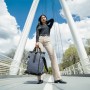 indossata 2 - WANDRD PRVKE 15L Aegean Blue V4 Zaino Fotografico con Imbottitura Inclusa