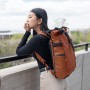 indossata 1 - WANDRD PRVKE 15L Sedona Orange V4 Zaino Fotografico con Imbottitura Inclusa