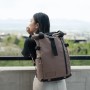 indossata 1 - WANDRD PRVKE 15L Atacama Clay V4 Zaino Fotografico con Imbottitura Inclusa